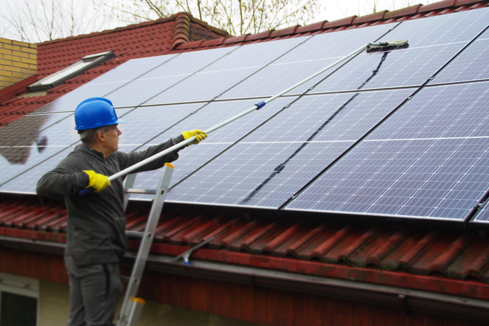 Do Solar Panels Need To Be Cleaned?